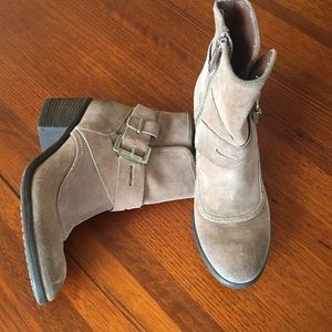 Donald Pliner Diem tan boot